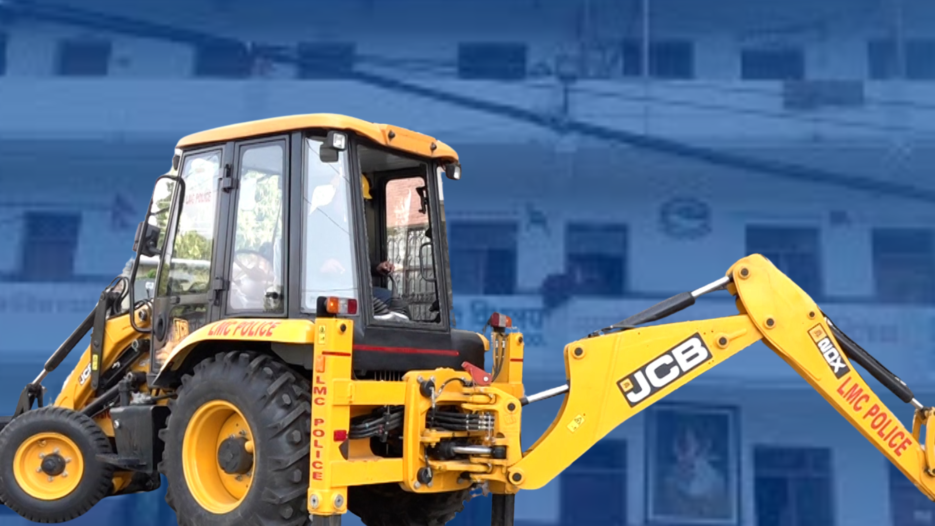 छाउनीस्थित पञ्चकन्या माविको प्राङ्गणमा महानगरले चलायो डोजर