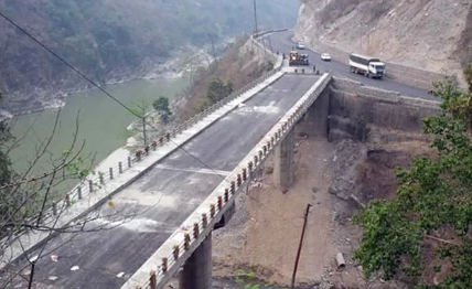 नारायणगढ–बुटवल सडक : पूर्वी खण्डमा ३३ वटा पुल निर्माण नारायणगढ–बुटवल सडक : पूर्वी खण्डमा ३३ वटा पुल निर्माण