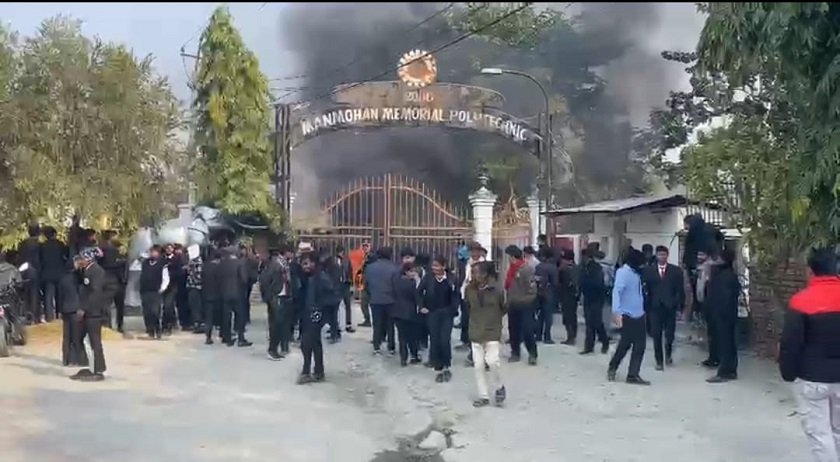 मोरङको बुढीगंगास्थित मनमोहन प्राविधिक विश्वविद्यालयमा विद्यार्थीहरूबीचको विवाद उग्र बन्दै