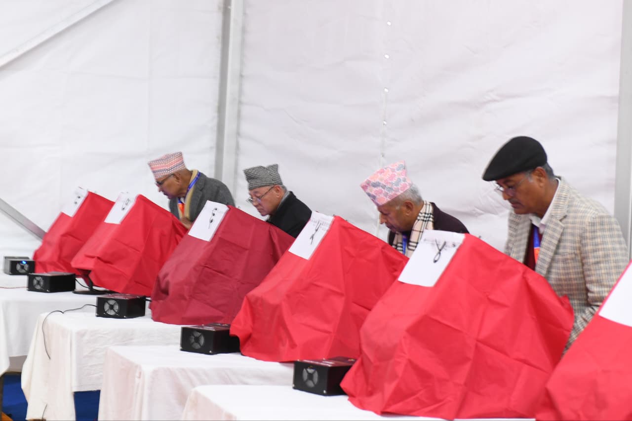 एमाले चुनावः ५६० मत खस्यो एमाले चुनावः ५६० मत खस्यो