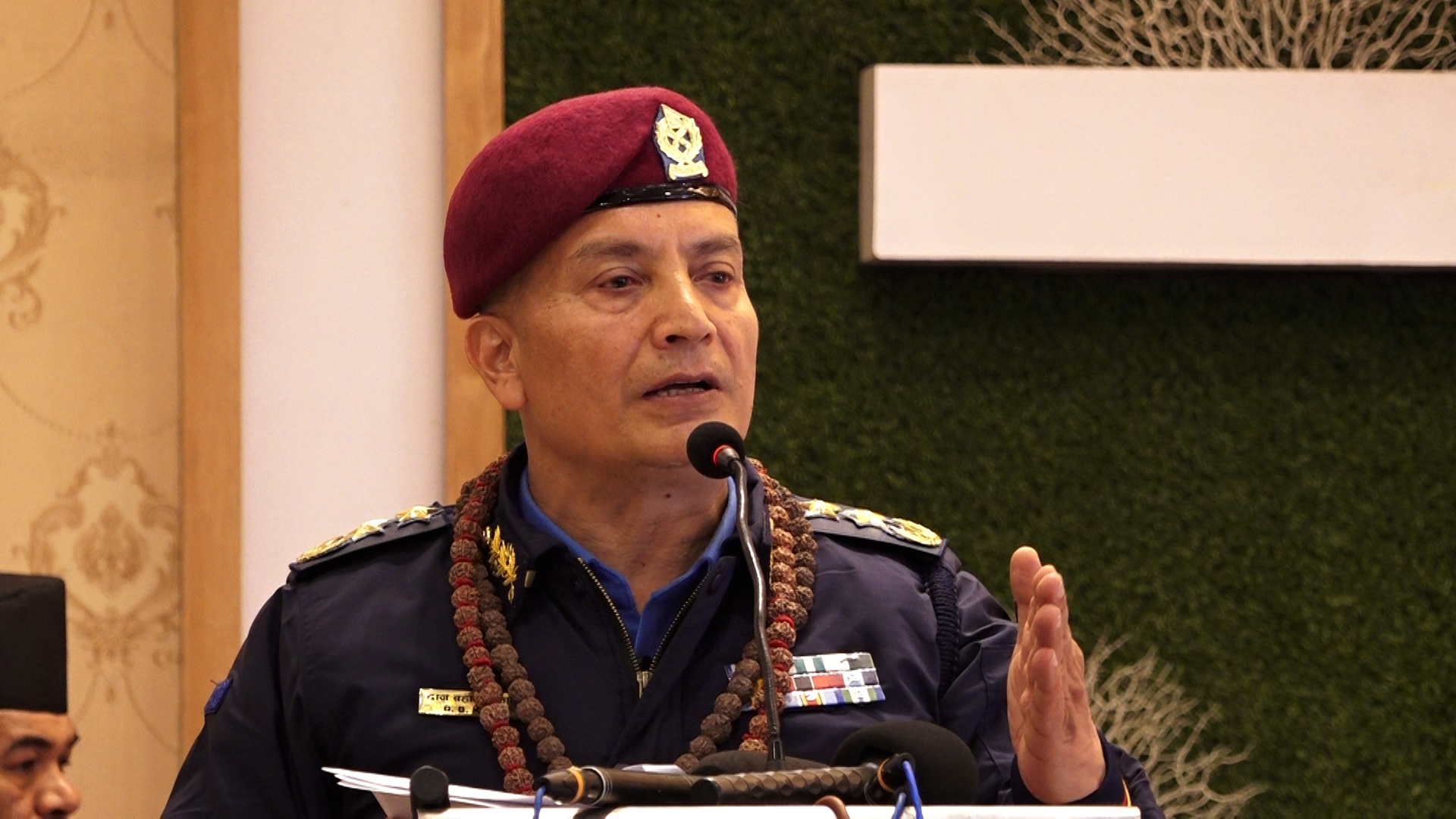 असन्तुष्टिहरुलाई ढुंगामुढाले प्रस्तुती गर्ने अभ्यास सुधार गर्न जरुरी