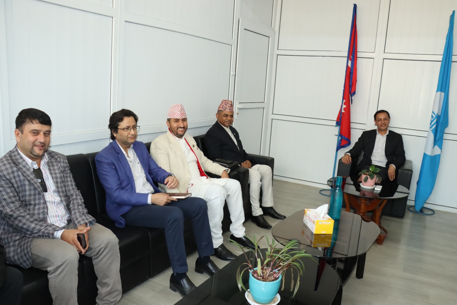 सरकारी राजनीतिक संवाद समितिको टोलीद्वारा रास्वपा पार्टी कार्यालयको अनुगमन