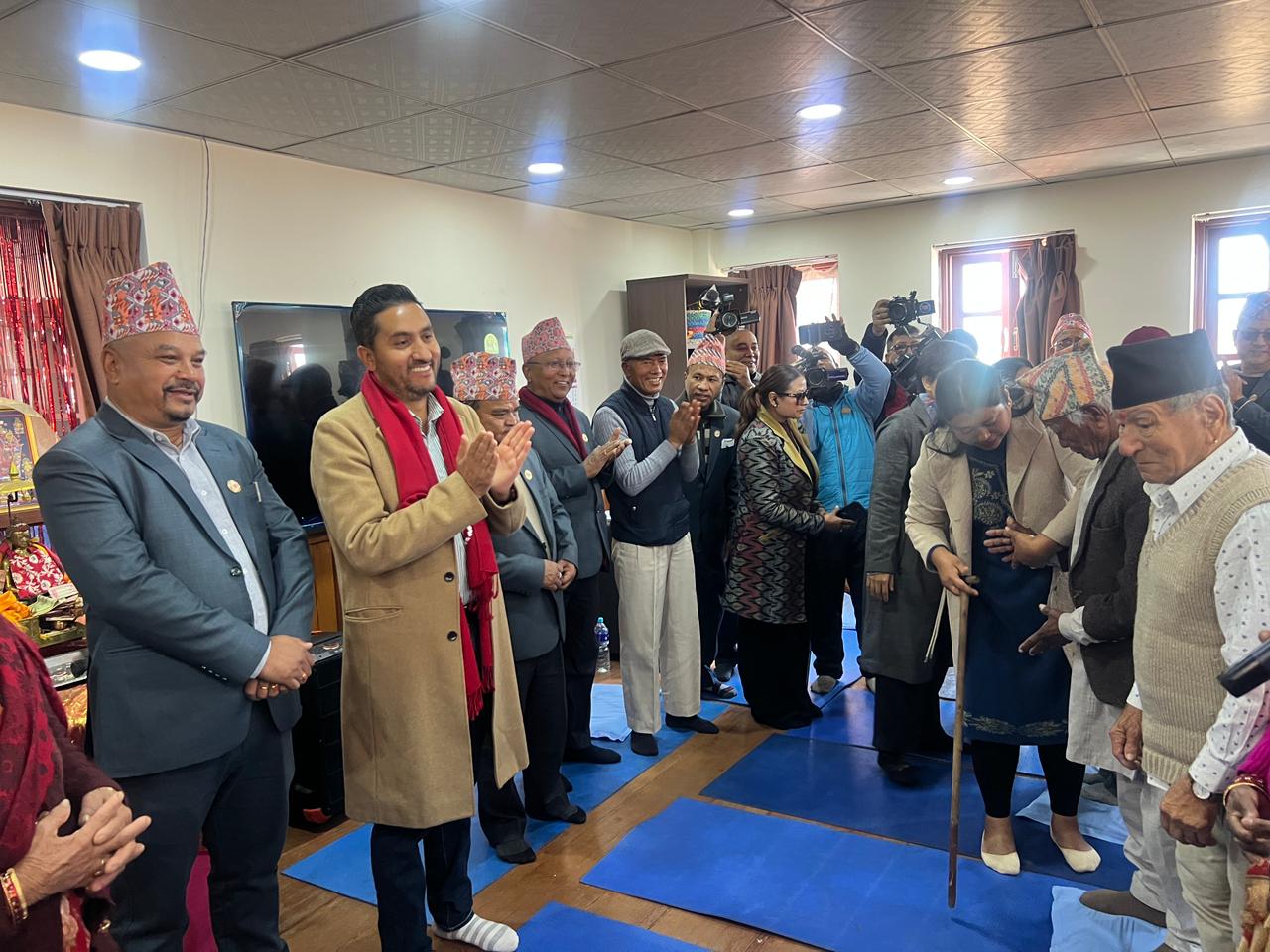 सन्चारमन्त्री खरेलद्वारा ज्यापू समाजको जेष्ठ नागरिक आनन्द निकेतनको अवलोकन