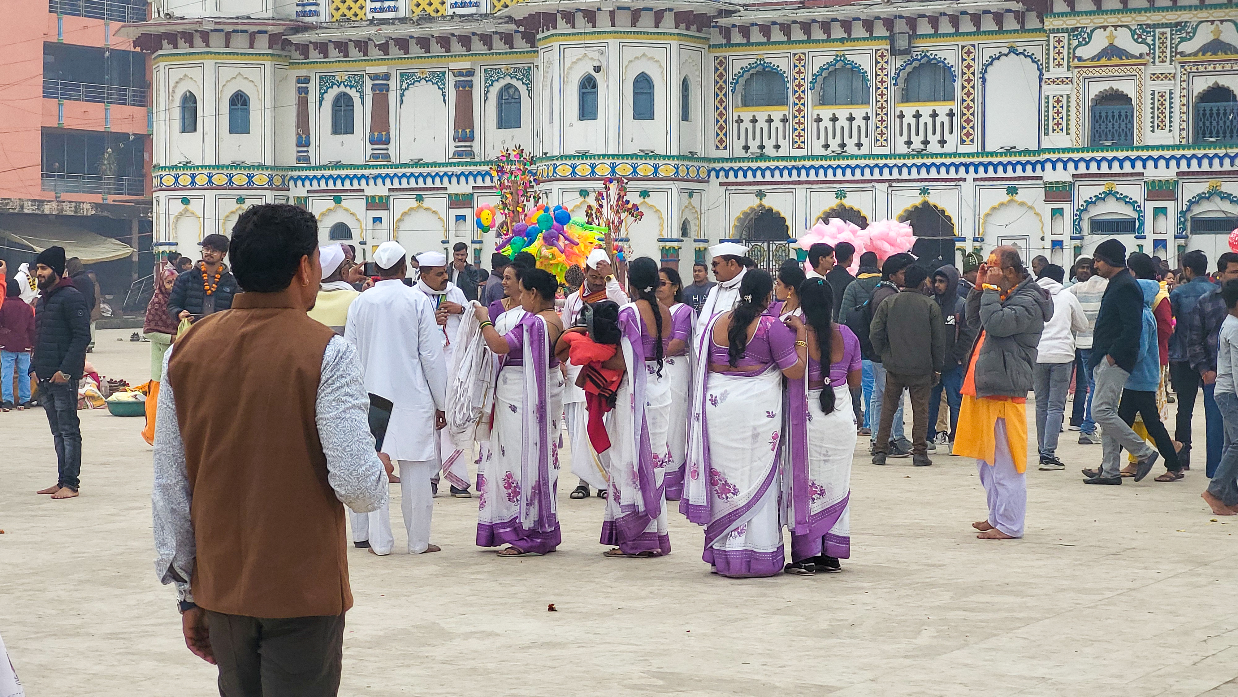 अङ्ग्रेजी नयाँ वर्षको पहिलो दिन धनुषामा पर्यटकको घुँइचो