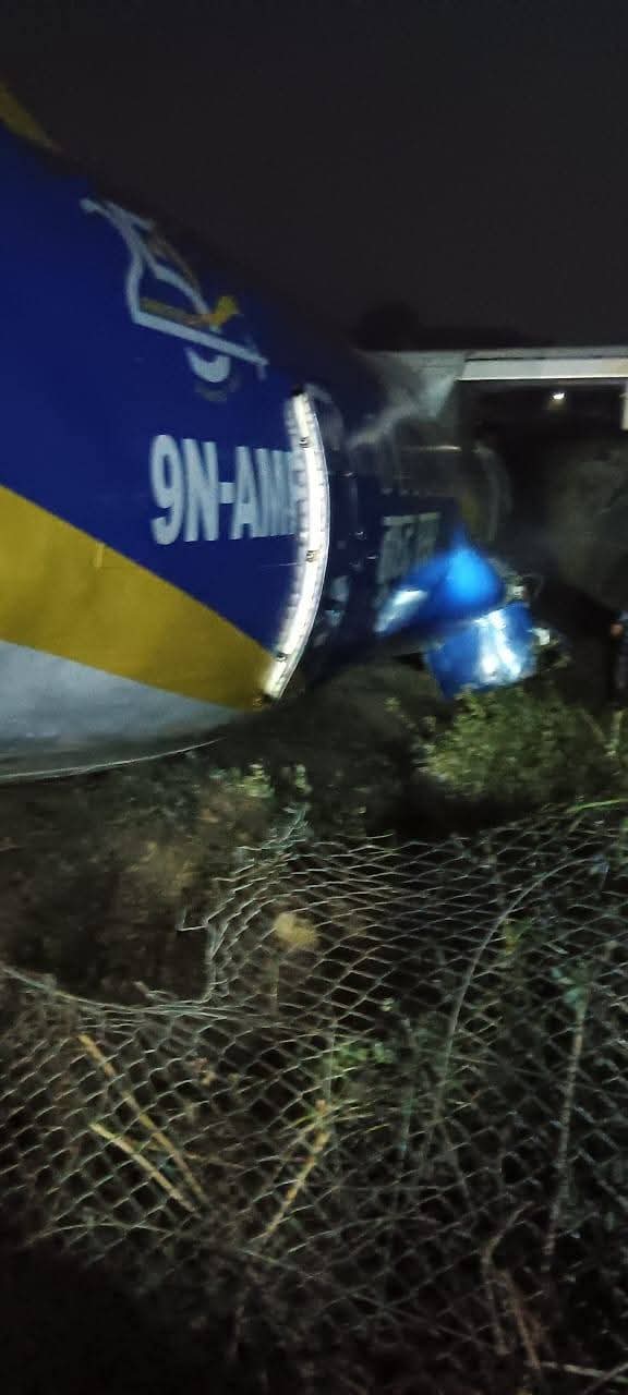 भद्रपुर विमानस्थलमा अवतरण गर्ने क्रममा जहाज दुर्घटना भद्रपुर विमानस्थलमा अवतरण गर्ने क्रममा जहाज दुर्घटना