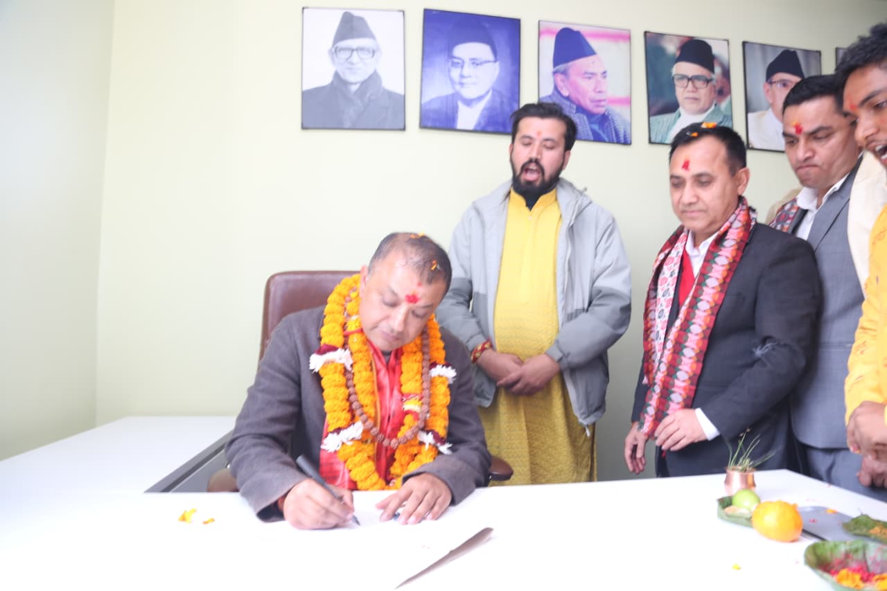 सानेपामा गगन थापाको पदबहाली, कांग्रेस केन्द्रीय कार्यालय खुलेपछि औपचारिक जिम्मेवारी सम्हाले