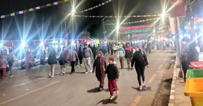 बर्दिबासमा भारतीय पाहुना खचाखच बर्दिबासमा भारतीय पाहुना खचाखच