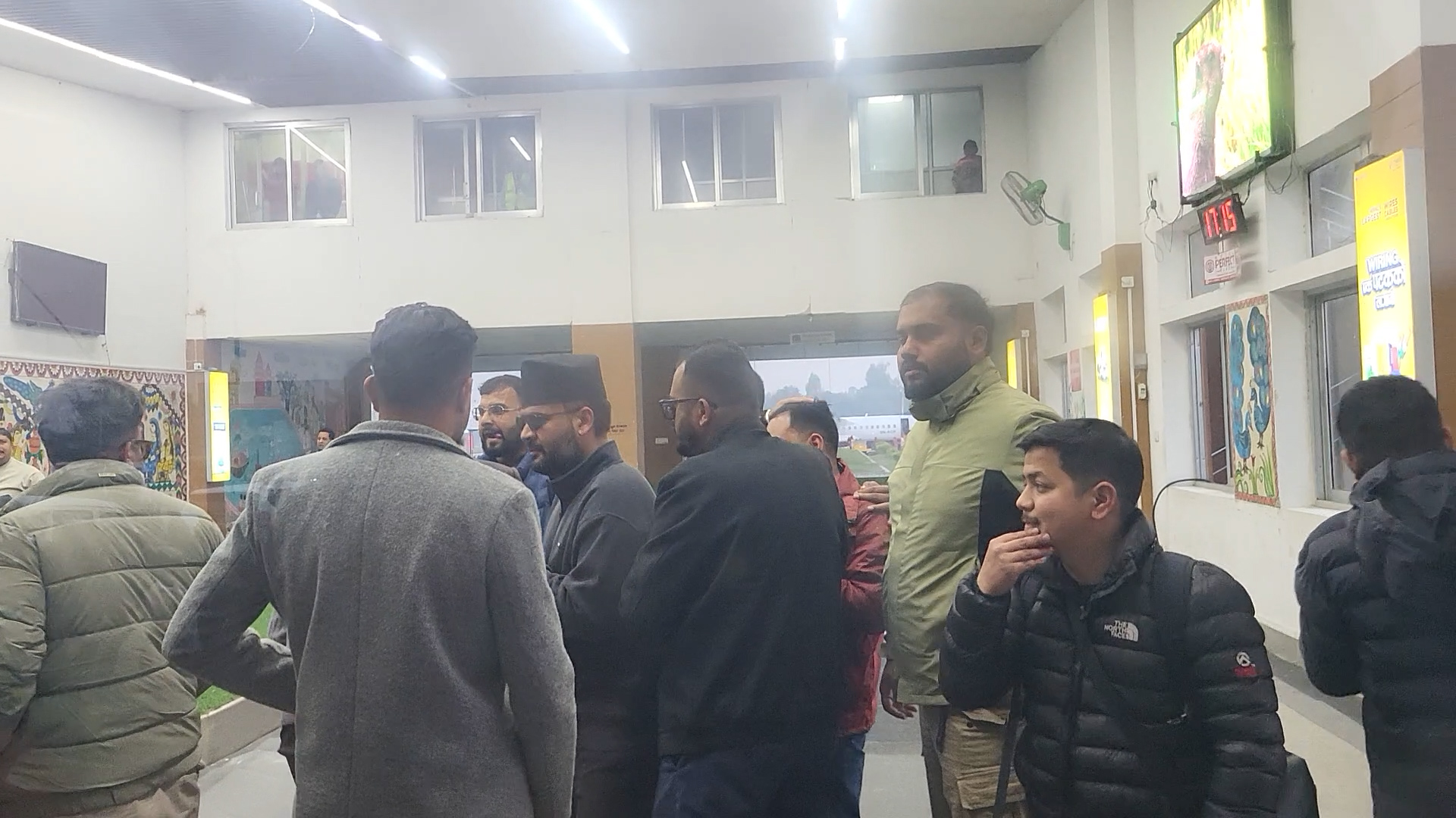 बालेनलाई जनकपुरधाम विमानस्थलमा समर्थकहरुले गरे भव्य स्वागत