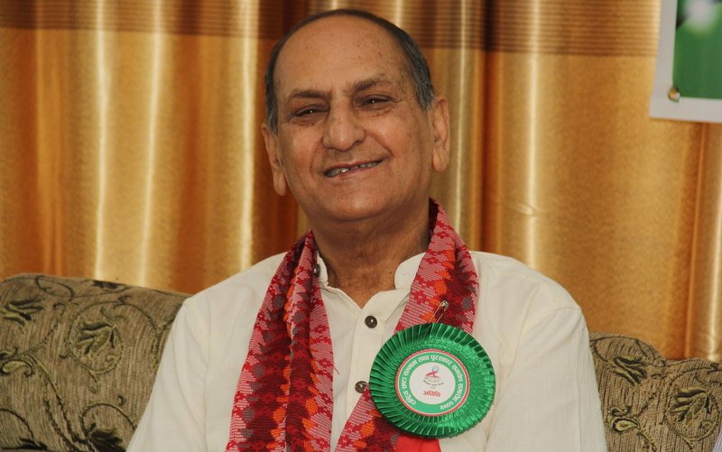 गीतकार किरण खरेललाई सङ्गीत पुरस्कार गीतकार किरण खरेललाई सङ्गीत पुरस्कार