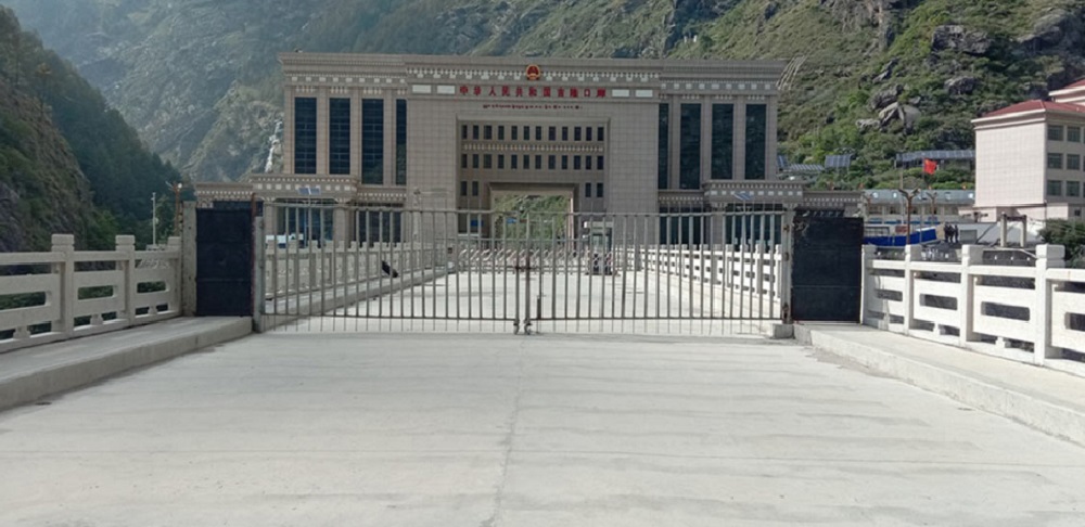 रसुवागढी भन्सार सञ्चालन आएसँगै धमाधम सरसामान तथा सवारीसाधन आयात रसुवागढी भन्सार सञ्चालन आएसँगै धमाधम सरसामान तथा सवारीसाधन आयात