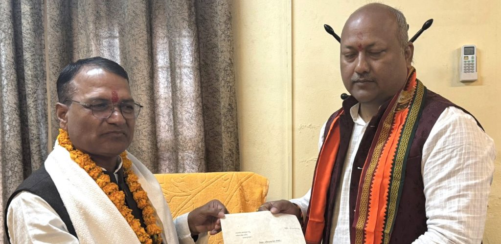 सांसद पदबाट मधेसका पूर्वमुख्यमन्त्री सतिश सिंहले दिए राजीनामा