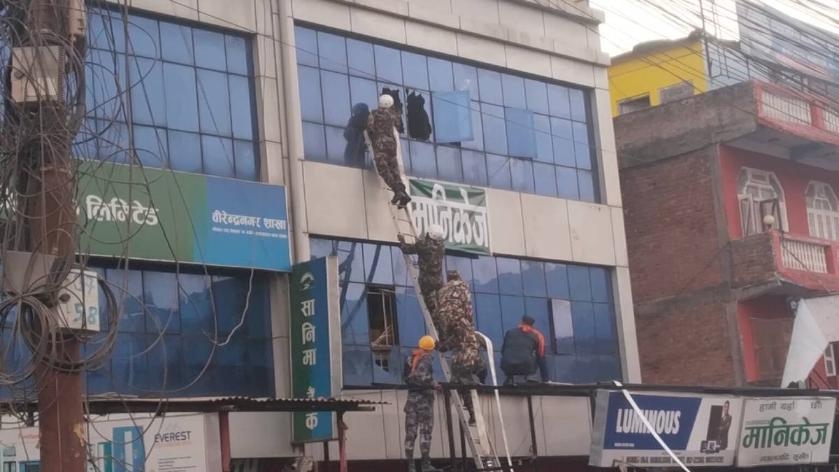 आगलागीले निस्सासिएकी वृद्धाको उद्धार