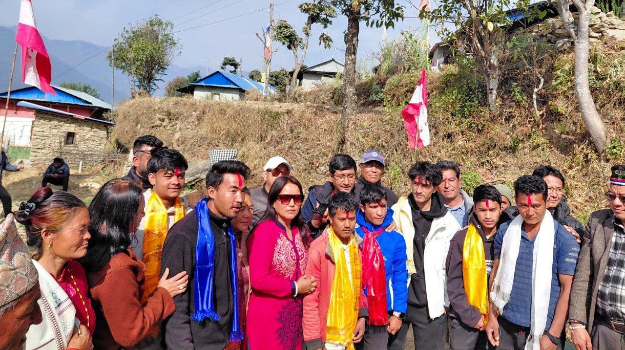 ओराङबासीको सडक सपना पूरा गर्ने अजयबाबु्को प्रतिबद्धता