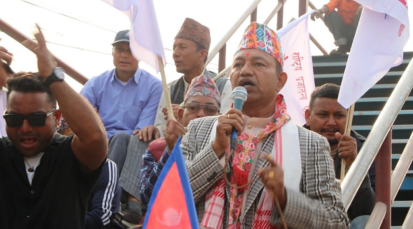 जनताको घरदैलोमा लक्ष्मी संग्रौला, सुख–दुःखमा सहारा बन्ने प्रतिबद्धता