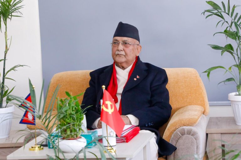 एमाले अध्यक्ष ओलीको चुनावी प्रतिबद्धतापत्र सार्वजनिक, पहिलो बुँदामा सुशासन समेटियो