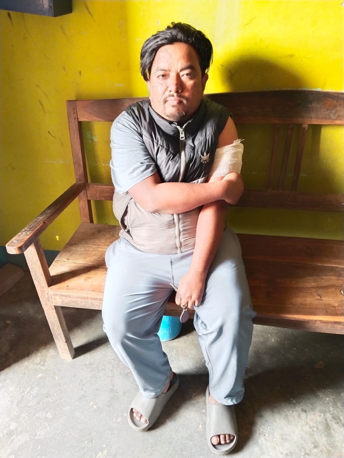 सर्लाहीको लालबन्दीमा लघुवित्तका कर्मचारीमाथि छुरा प्रहार गरेर लुटपाट