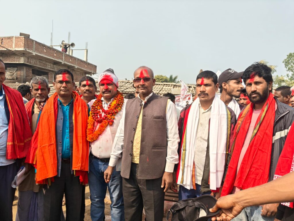 सर्लाहीमा करिव चारसय कार्यकर्ता एमाले प्रवेश