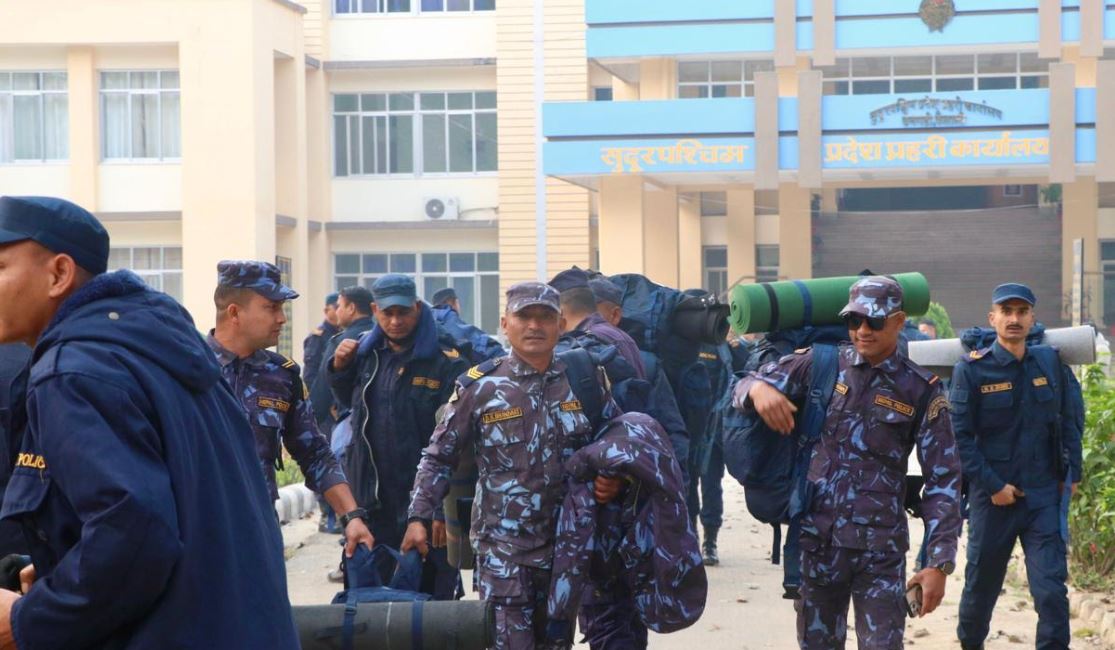 निर्वाचन सुरक्षार्थ सुदूरपश्चिम प्रदेश प्रहरी कार्यालयद्वारा थप सुरक्षाकर्मी परिचालन निर्वाचन सुरक्षार्थ सुदूरपश्चिम प्रदेश प्रहरी कार्यालयद्वारा थप सुरक्षाकर्मी परिचालन