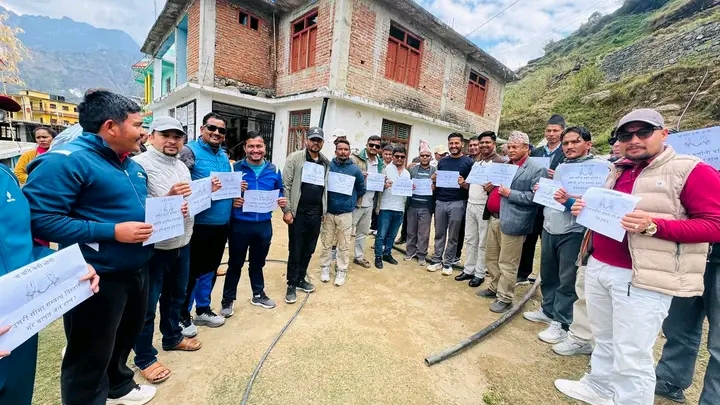 एमाले बाजुराको विरोध प्रर्दशन, ओली रिहाइको माग