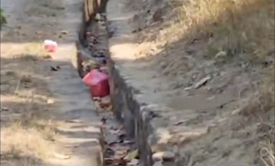 सुर्खेतको छिन्चुमा शंकास्पद वस्तु फेला, निष्क्रिय पार्ने तयारी सुर्खेतको छिन्चुमा शंकास्पद वस्तु फेला, निष्क्रिय पार्ने तयारी