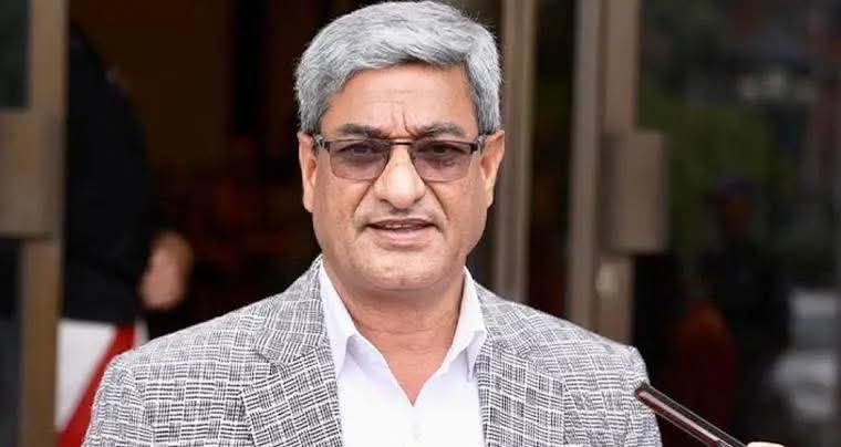 प्रहरी बिहानै एक्सन, पूर्व गृहमन्त्री लेखक पक्राउ