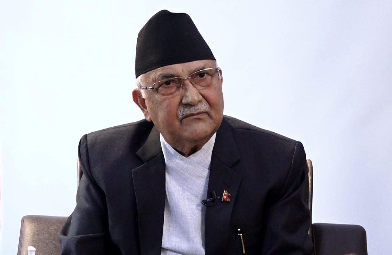 पूर्व प्रधानमन्त्री तथा एमालेका अध्यक्ष केपी शर्मा ओली पक्राउ