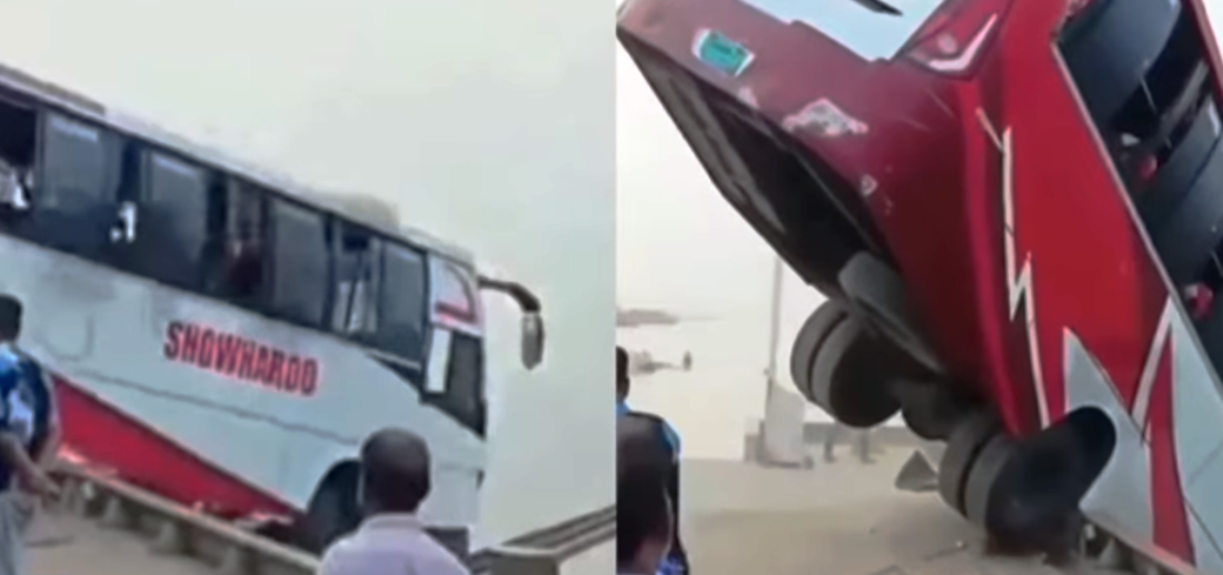 बङ्गलादेशको पद्मा नदीमा बस खस्दा २३ जनाको मृत्यु बङ्गलादेशको पद्मा नदीमा बस खस्दा २३ जनाको मृत्यु