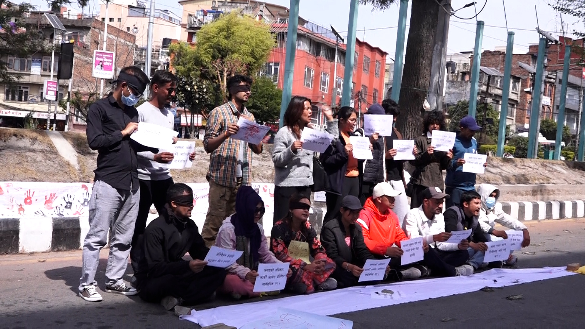 कार्की आयोगको प्रतिवेदन सार्वजनिक गर्न माग गर्दै माइतीघर मण्डलामा प्रदर्शन