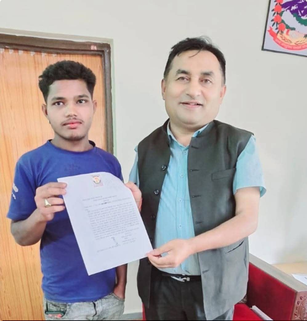 सर्लाहीमा युवकमाथि चक्कु प्रहार घटनाःआरोपितलाई तत्काल पक्राउ गरी कारबाही गर्न माग गर्दै पीडितले बुझाए जिप्रकामा ज्ञापनपत्र