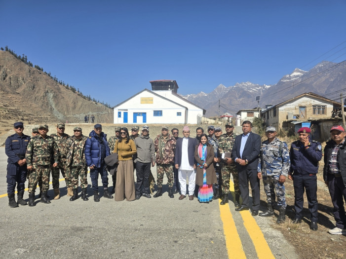 निर्वाचन तयारीबारे जानकारी लिन कर्णालीका प्रमुख सचिवसहितको टोली डोल्पामा निर्वाचन तयारीबारे जानकारी लिन कर्णालीका प्रमुख सचिवसहितको टोली डोल्पामा