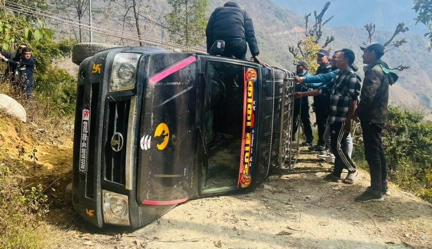 रामेछापमा यात्रुवाहक सुमो दुर्घटना, तीन गम्भीरसहित ६ जना घाइते रामेछापमा यात्रुवाहक सुमो दुर्घटना, तीन गम्भीरसहित ६ जना घाइते