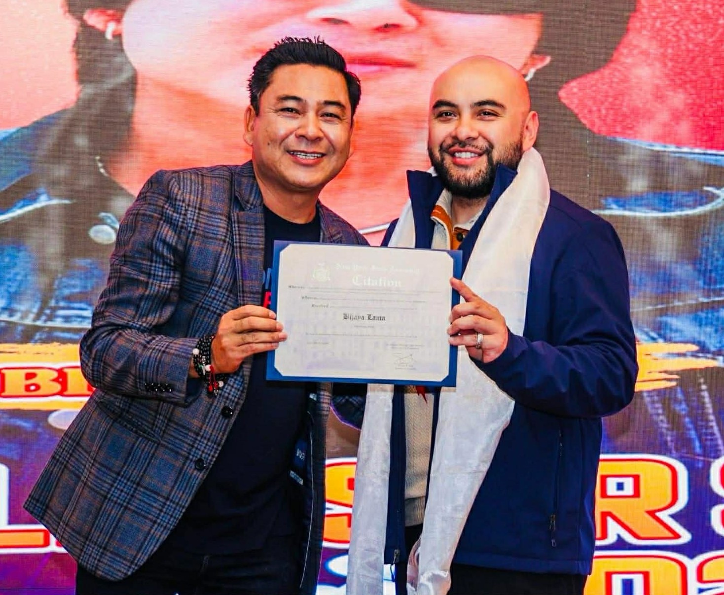 न्यूयोर्कका एसेम्ली मेम्बर रागाद्वारा गायक विजय लामा सम्मानित