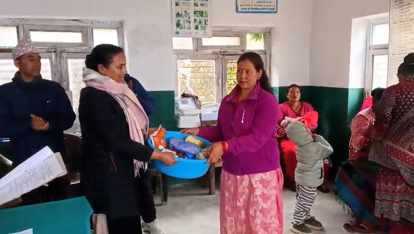 महिलासँग जोडिने स्थानीय सरकारको अभियान, सुत्केरीसँग उपाध्यक्ष भेट कार्यक्रम महिलासँग जोडिने स्थानीय सरकारको अभियान, सुत्केरीसँग उपाध्यक्ष भेट कार्यक्रम