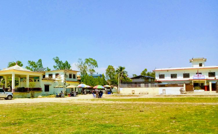 सर्लाहीका सरकारी कार्यालयहरूमा बिचौलियाहरू अझै सक्रिय सर्लाहीका सरकारी कार्यालयहरूमा बिचौलियाहरू अझै सक्रिय