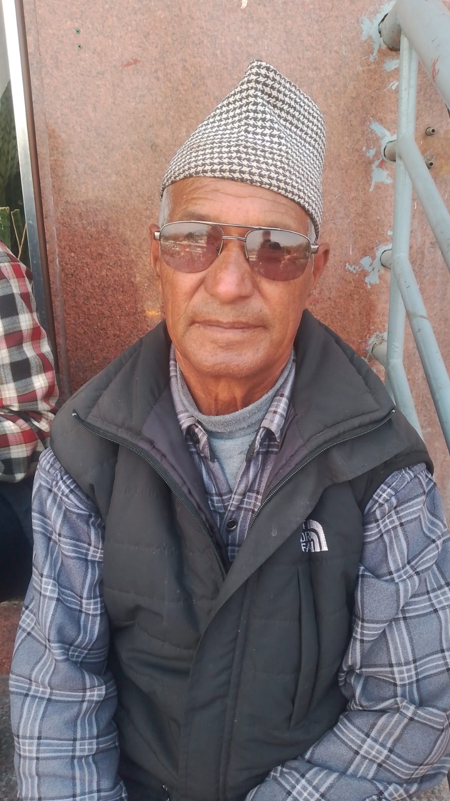 निवृत्तिभरण अधिकारपत्र नपाएको भन्दै कर्मचारीको गुनासो