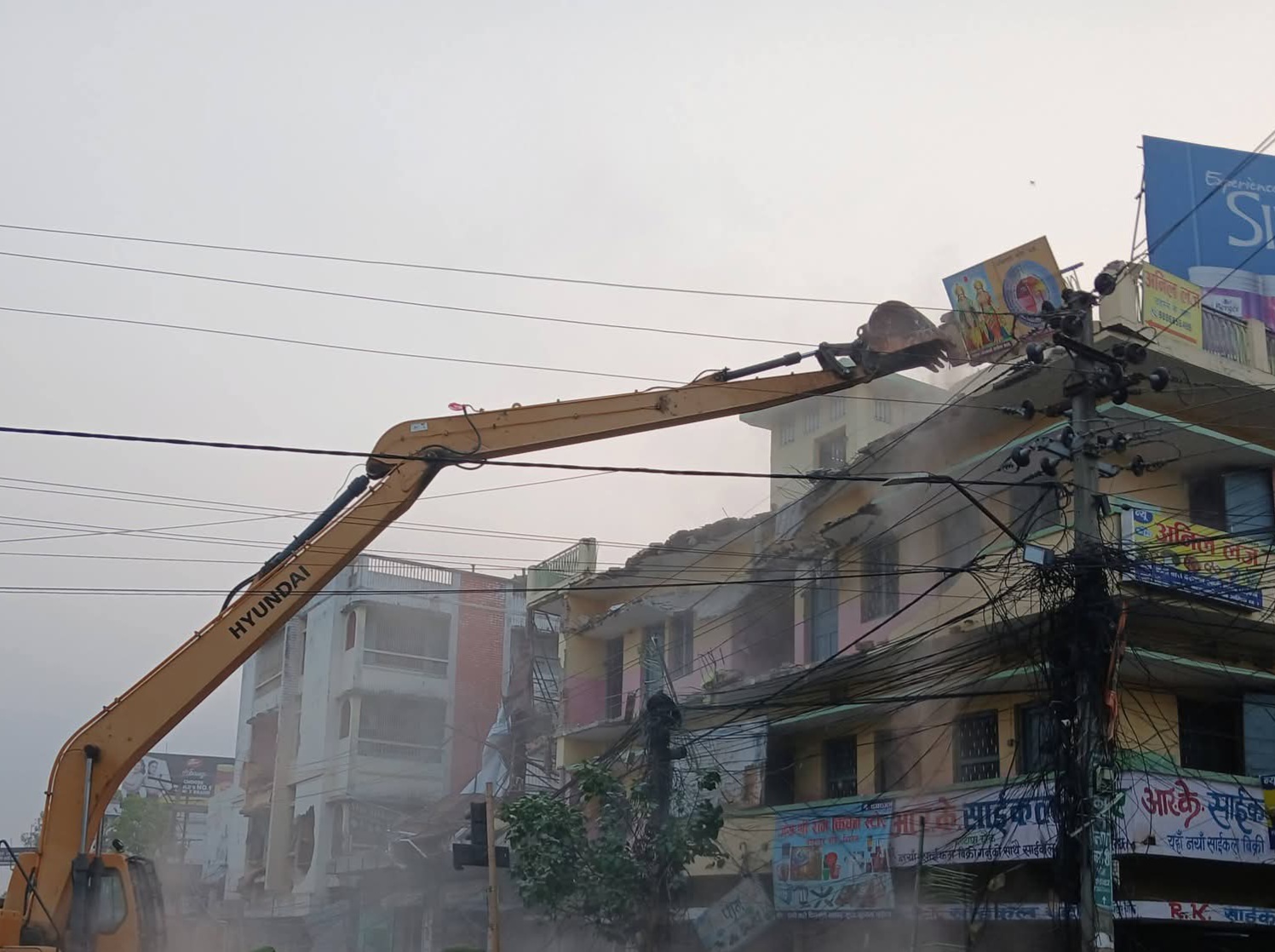 १३ वर्षपछिको प्रतीक्षा अन्त्य: वीरगन्जको ‘लाइफलाइन’ मानिने मुख्य सडक विस्तार सुरु