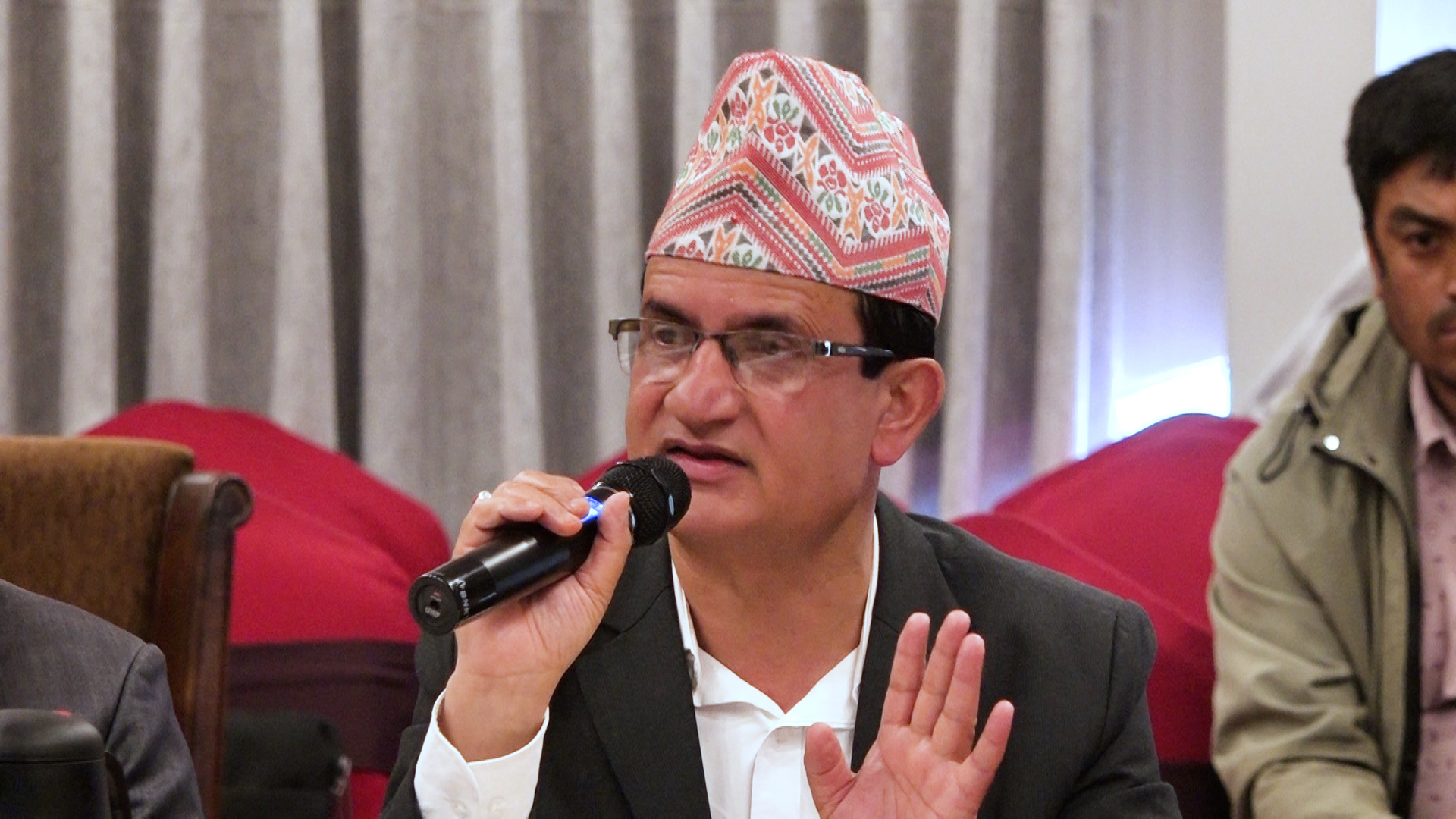 कृषि नै विकासको प्रमुख आधार होः मन्त्री पौडेल कृषि नै विकासको प्रमुख आधार होः मन्त्री पौडेल