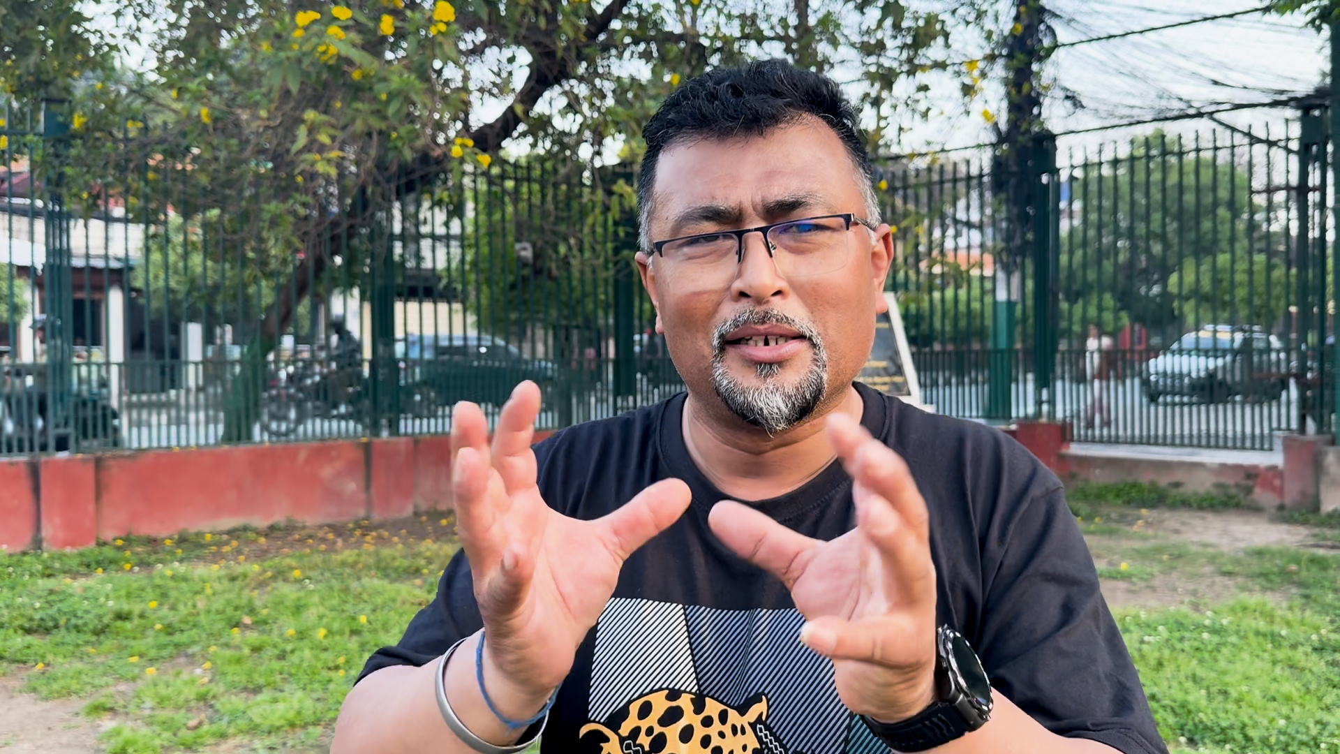 बालबालिकालाई मोबाइलको भर्चुअल संसारबाट फुटबलमा जोड्दै उज्ज्वल मानन्धर