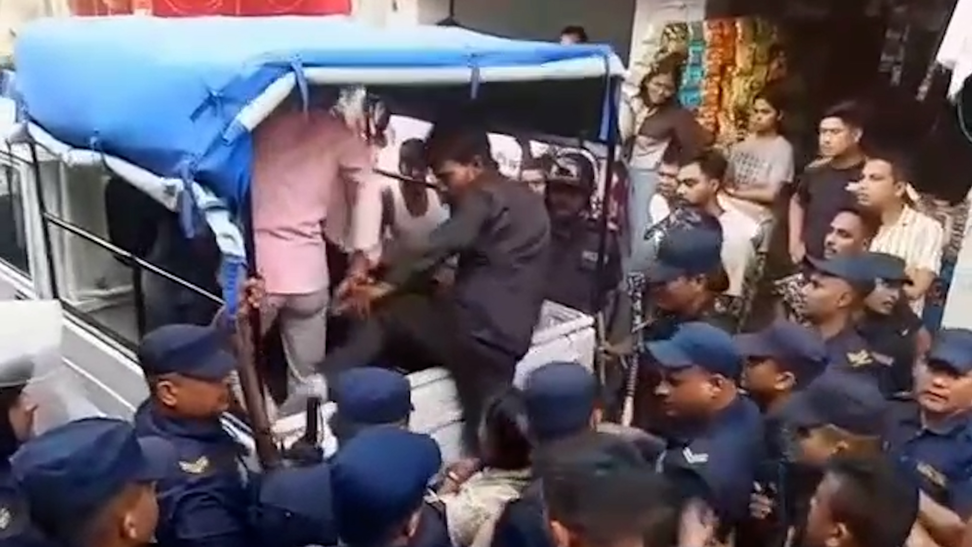 वीरगञ्जमा प्रहरी जवानको हत्या, चारजना पक्राउ