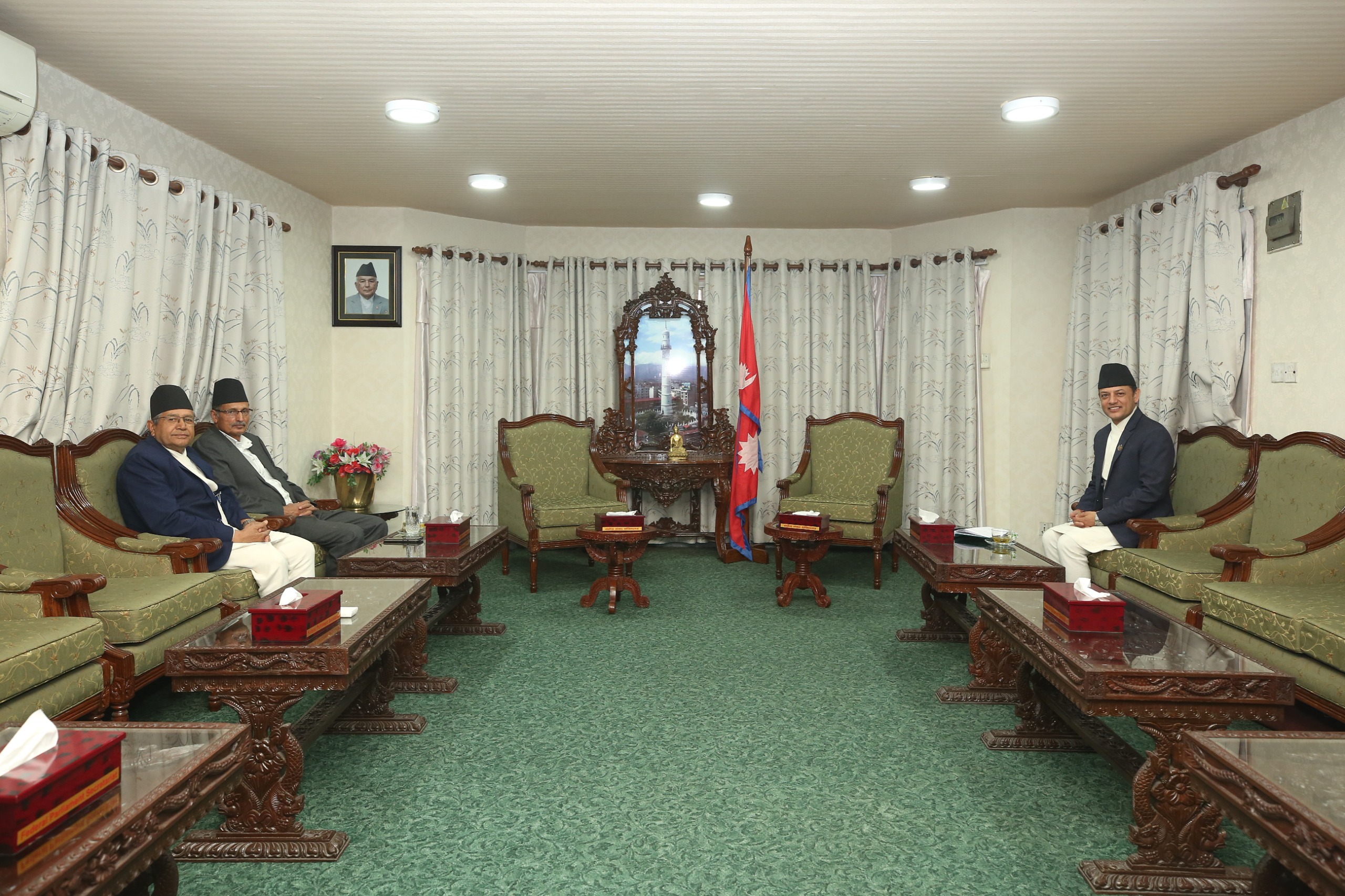 सभामुख अर्यालले गरे पूर्व सभामुख घिमिरे र अग्नि सापकोटासँग भेटवार्ता