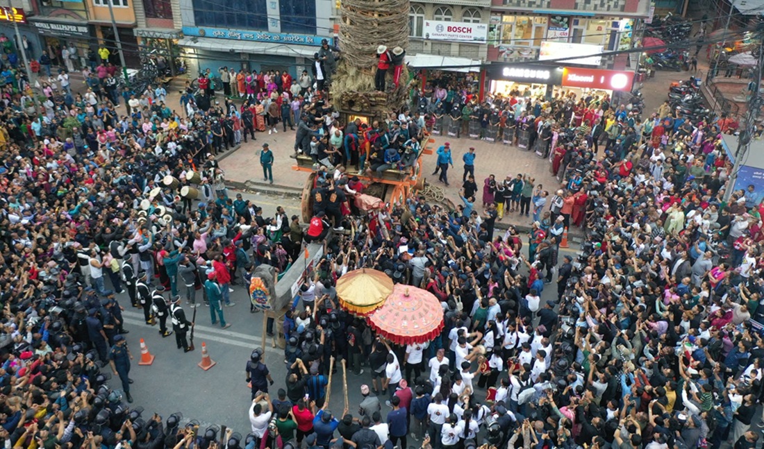 ललितपुरमा रातो मच्छिन्द्रनाथको रथारोहण