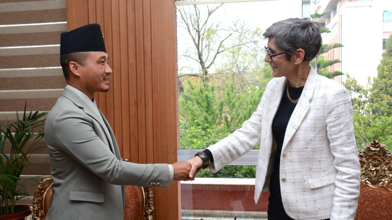 गृहमन्त्री गुरुङ र म्युलीको भेटः स्विस बैंक खाताबारे अनुसन्धानमा सहयोग गर्न आग्रह गृहमन्त्री गुरुङ र म्युलीको भेटः स्विस बैंक खाताबारे अनुसन्धानमा सहयोग गर्न आग्रह