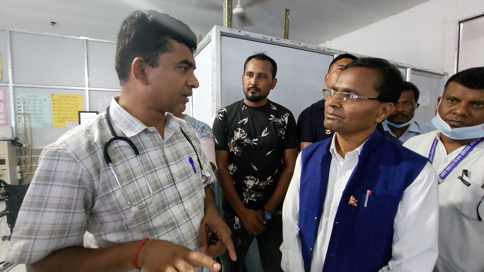 गृहमन्त्री महतोद्वारा प्रादेशिक अस्पतालको छड्के अनुगमन