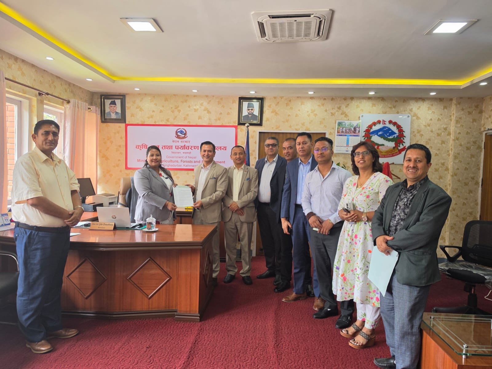 इप्पानले भेट्यो वनमन्त्रीः निकुञ्जले रोकेका जलविद्युत आयोजनाको काम सुरु गराउन ध्यानाकर्षण इप्पानले भेट्यो वनमन्त्रीः निकुञ्जले रोकेका जलविद्युत आयोजनाको काम सुरु गराउन ध्यानाकर्षण