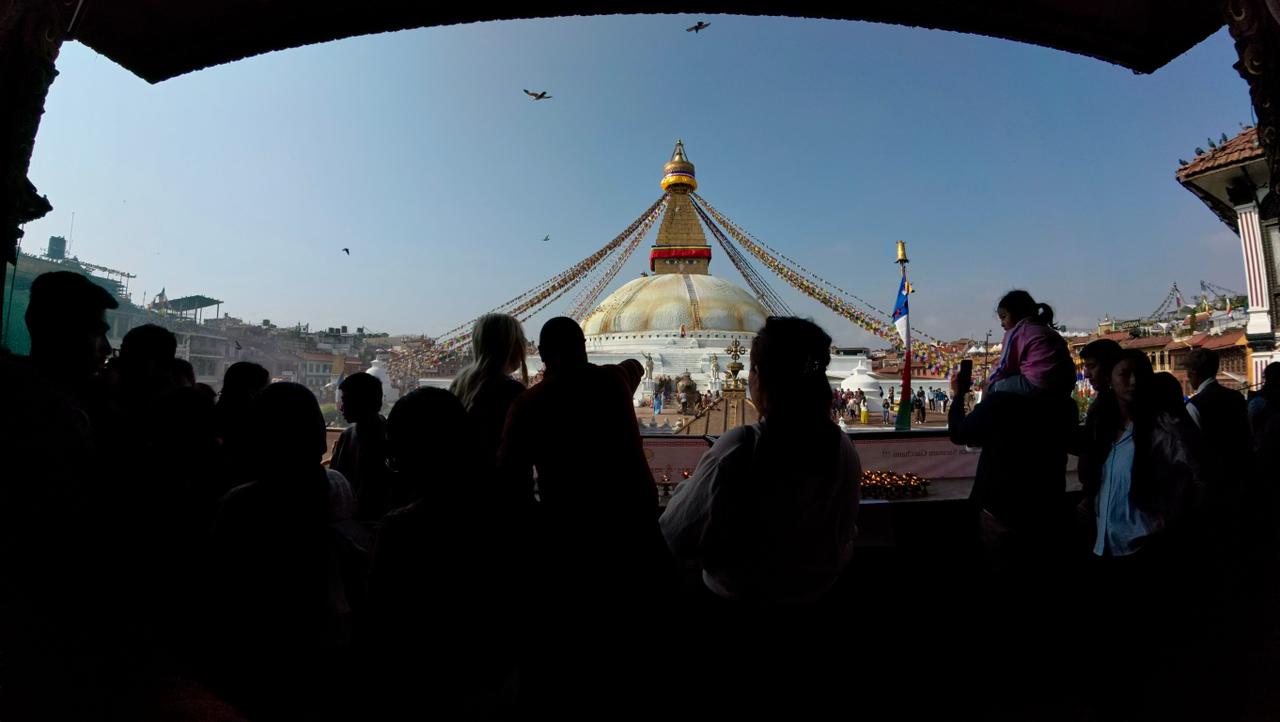 बौद्ध र स्वयम्भूमा श्रद्धालुको घुइँचो