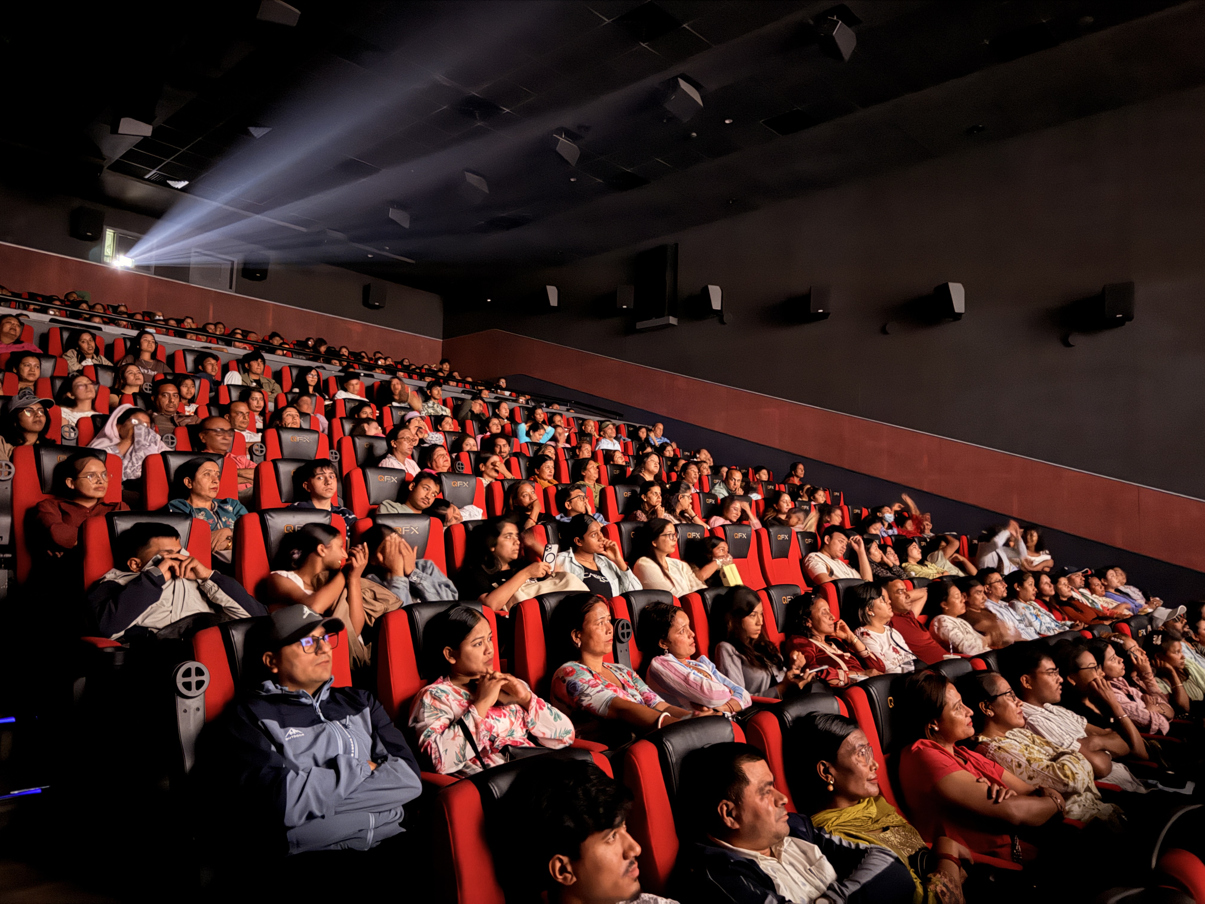 चौथो सातामा ‘लालीबजार’: ‘फ्यामिली’ दर्शकको साथ चौथो सातामा ‘लालीबजार’: ‘फ्यामिली’ दर्शकको साथ