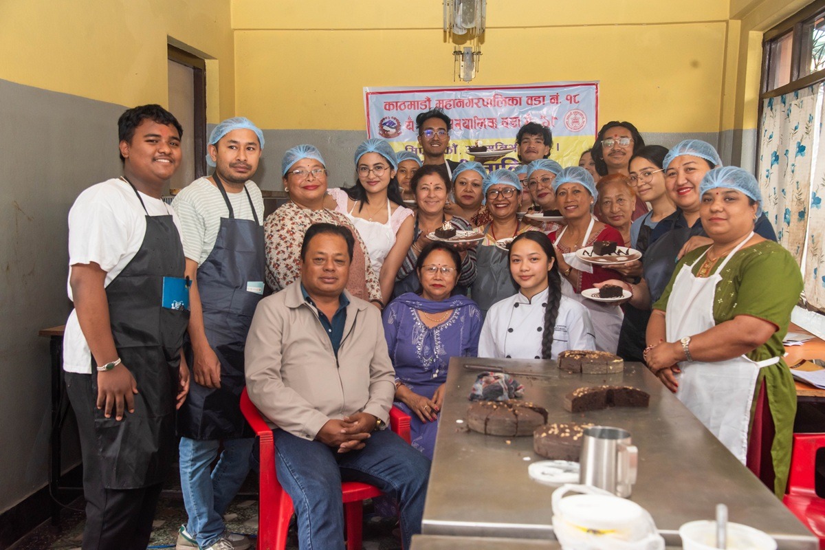 वडाध्यक्ष महर्जन भन्छन स्थानीयवासीको क्षमता विकासबाट आयआर्जन गराउन मेला आयोजना गरेका हौँ  
