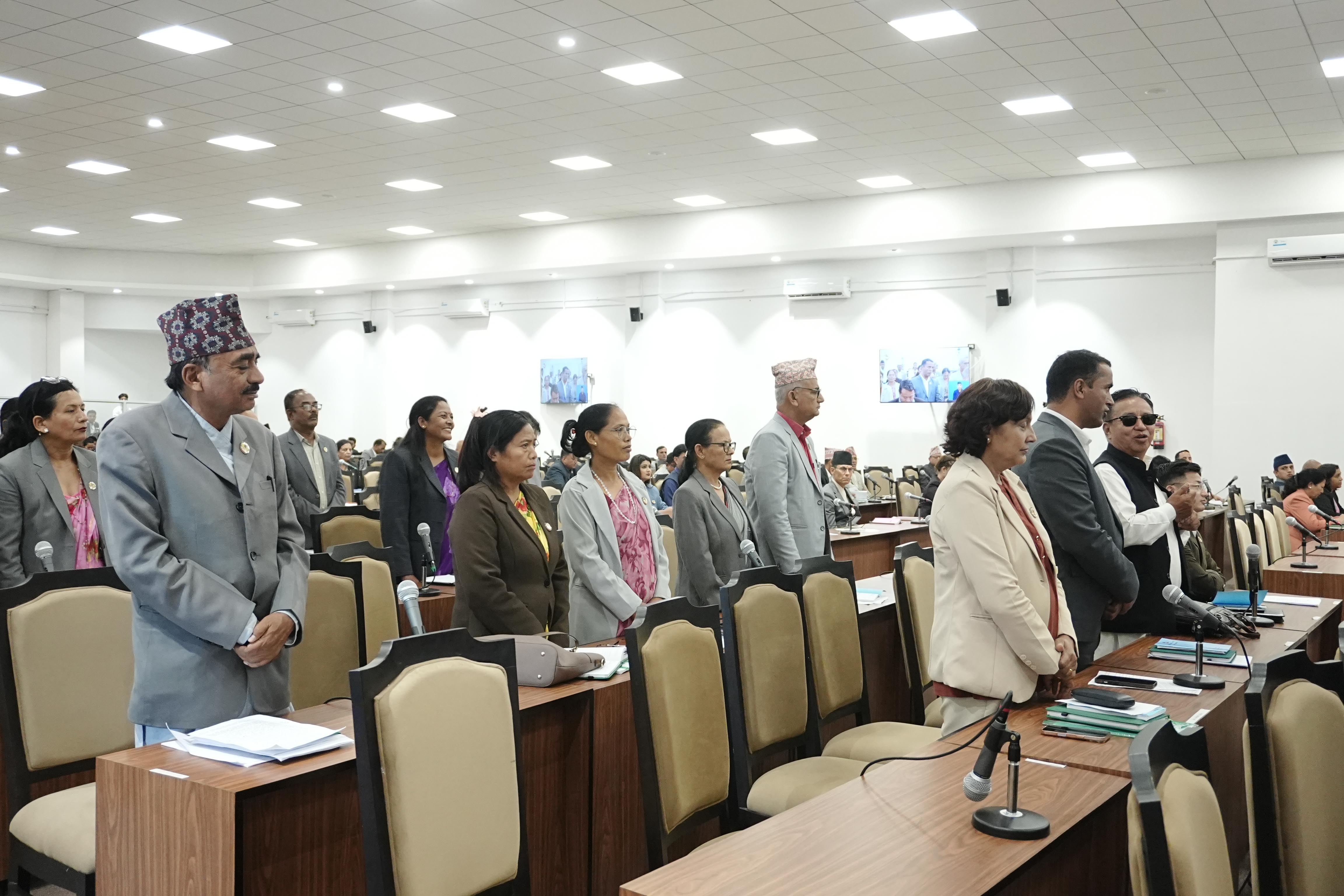 विपक्षीको अवरोधपछि संसद बैठक १५ मिनेटका लागि स्थगित