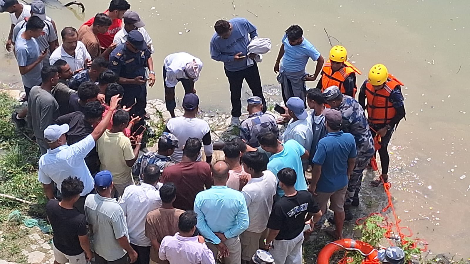 बागमती नदिमा डुबेर बेपत्ता भएका सर्लाहीका दुई युवक मृत फेला बागमती नदिमा डुबेर बेपत्ता भएका सर्लाहीका दुई युवक मृत फेला