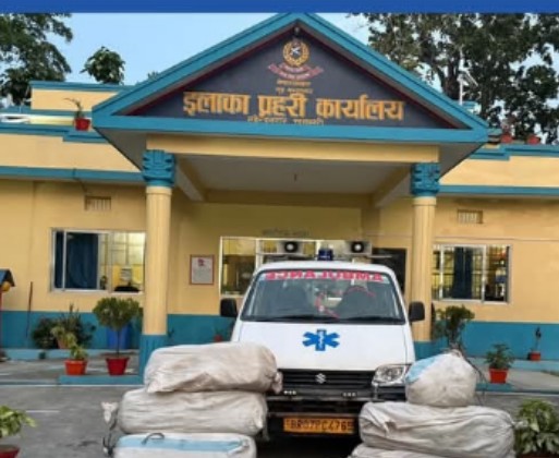 लागू औषध गाँजा बोकेको एम्बुलेन्स सहित २ जना पक्राउ